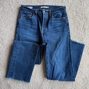 Levi’s Premium Wedgie Straight Jeans Size 26 Dark Wash Raw Hem